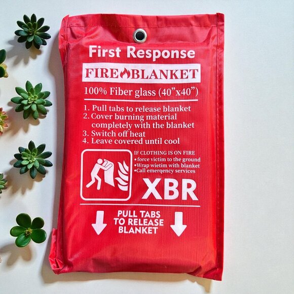 Emergency Fire Blanket, Fire Retardant Blanket - Picture 2 of 5